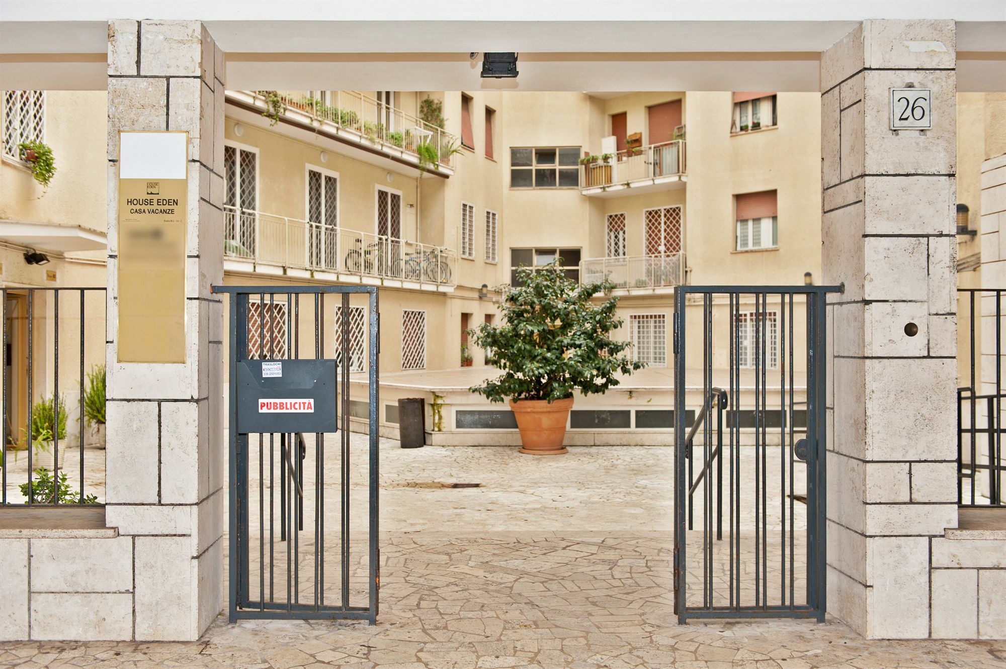 Casa Vacanze House Eden Roma Esterno foto